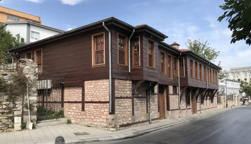 Etyemez Tekkesi – İstanbul’da az bilinen bir sokak ve hikayesi