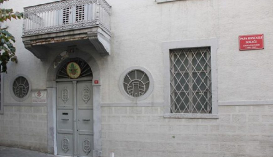 İstanbul’da bir Sokak ve Türk Dostu Bir Papa’nın Hikayesi…