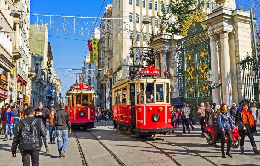 14 Ağustos 2026 Cuma Mois Gabay eşliğinde Pera’da Gün Batımı Gezisi