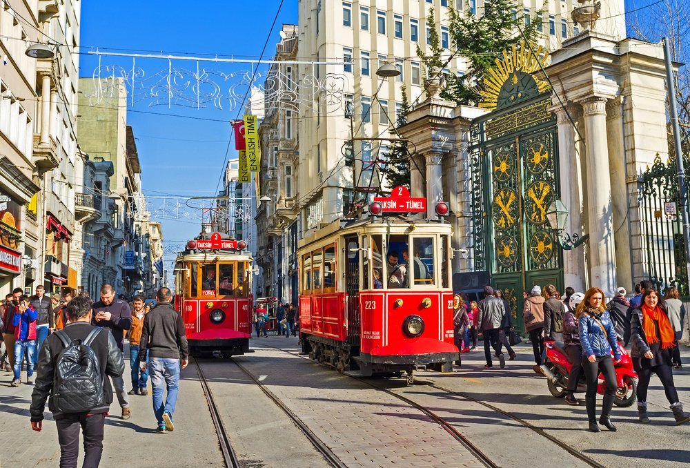 14 Ağustos 2026 Cuma Mois Gabay eşliğinde Pera’da Gün Batımı Gezisi