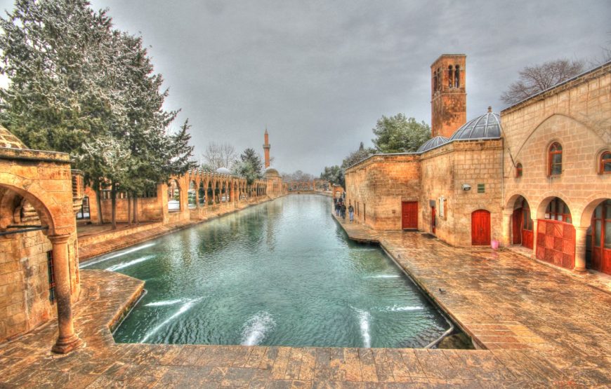 4-6 Aralık Arkeolog Mesut Alp ve Profesyonel Tur Rehberi Mois Gabay eşliğinde Antep Urfa Göbeklitepe Karahantepe
