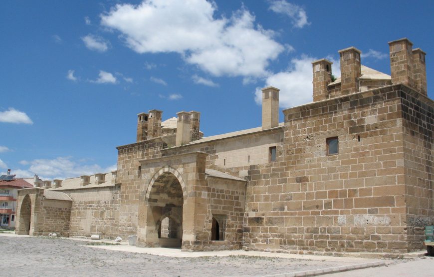 17-19 Mayıs 2026 Akıntıya Karşı: İnci Kefali Zamanında Butik Van Doğubeyazıt Iğdır Mois Gabay&Mukadder Yardımcıel eşliğinde