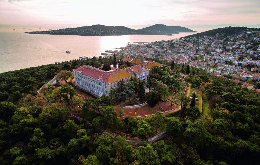 2 Ağustos Pazar Mustafa Meriç ile ile Halki’den Heybeliada’ya Bir Ada Hikayesi