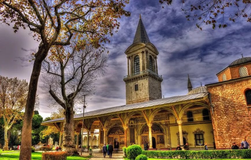 12 Eylül Cumartesi Aleksandır Masev eşliğinde Gece Gece Topkapı Sarayı ve Harem turu (Seminer eşliğinde)
