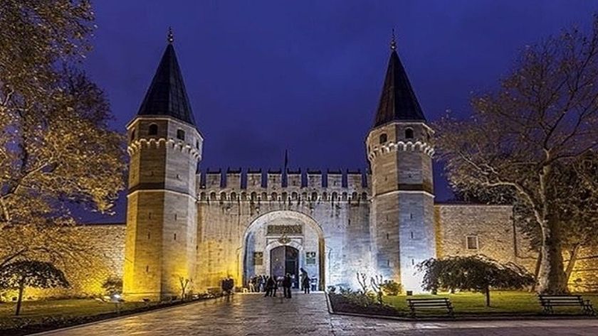 13 Haziran Cumartesi Aleksandır Masev eşliğinde Gece Gece Topkapı Sarayı ve Harem turu (Seminer eşliğinde)