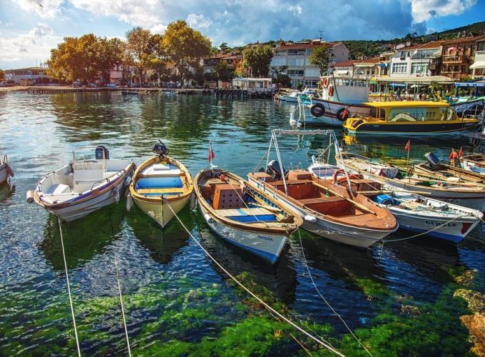 10 Ekim Cumartesi Proti’den Antigoni’ye: Aleksandır Masev ile Adaların Hafızasında Bir Yürüyüş, Burgazada ve Kınalıada Turu
