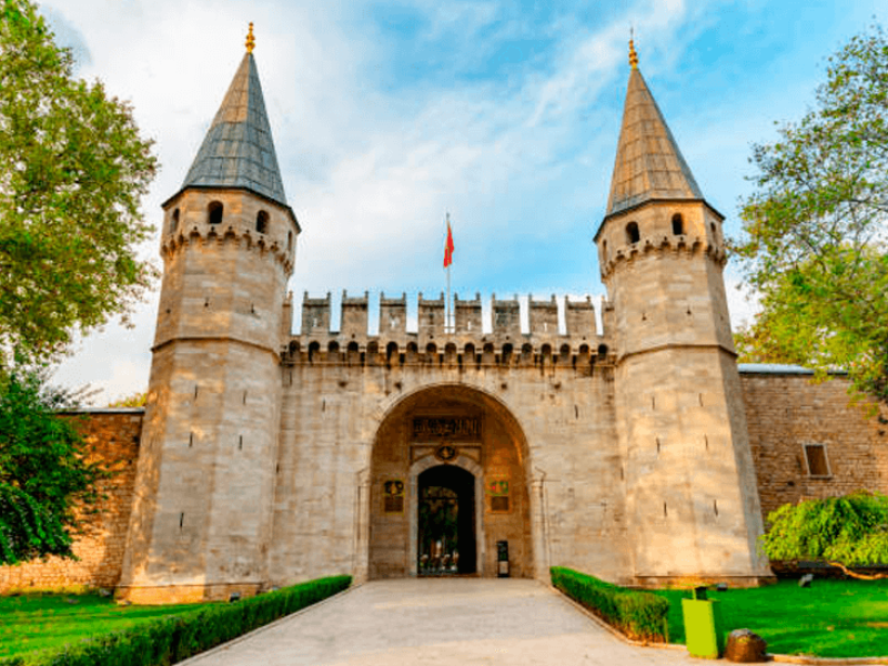 9 Mayıs 2026 Cumartesi Rana Demiriz ile Tahtın Gölgesinde: Topkapı Sarayı ve Ayasofya