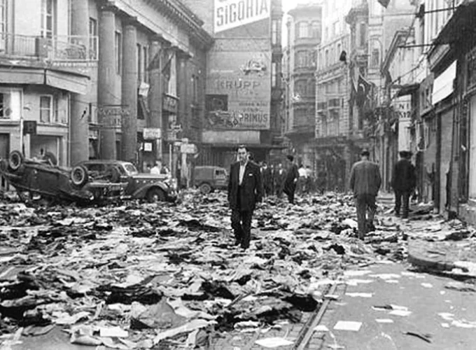 5 Eylül 2026 Cumartesi Gazeteci, yazar Serdar Korucu ve profesyonel tur rehberi Mois Gabay eşliğinde 6-7 Eylül 1955 ve Beyoğlu